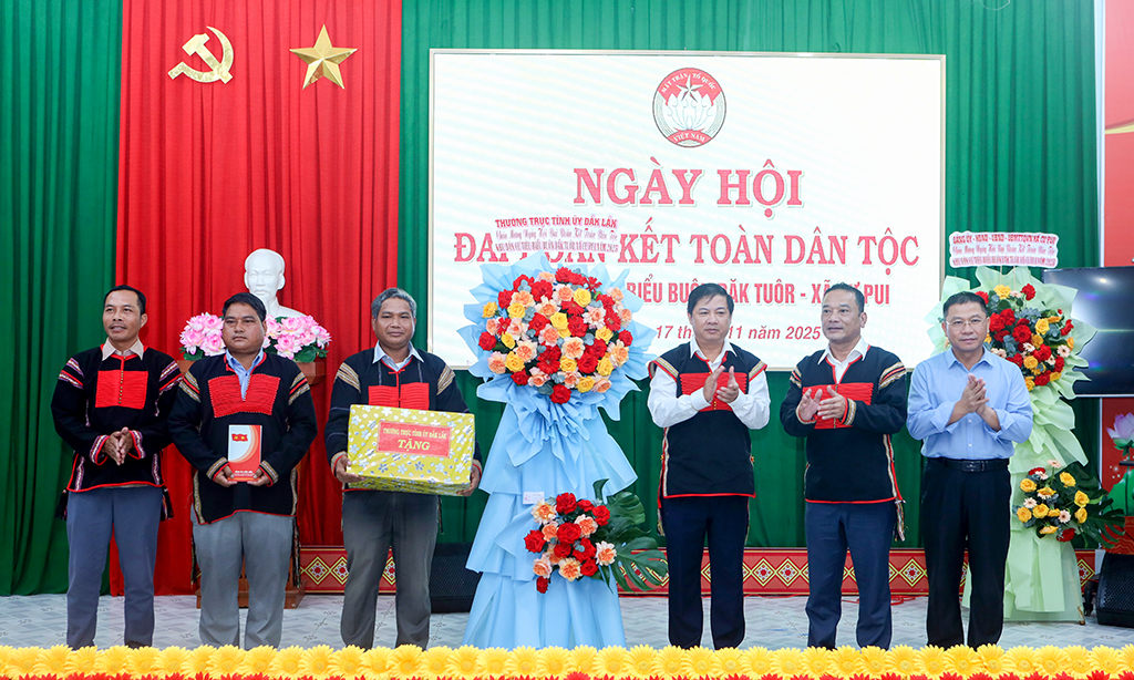 Phát huy truyền thống của quê hương anh hùng cách mạng, tiên phong trong phát triển kinh tế - xã hội