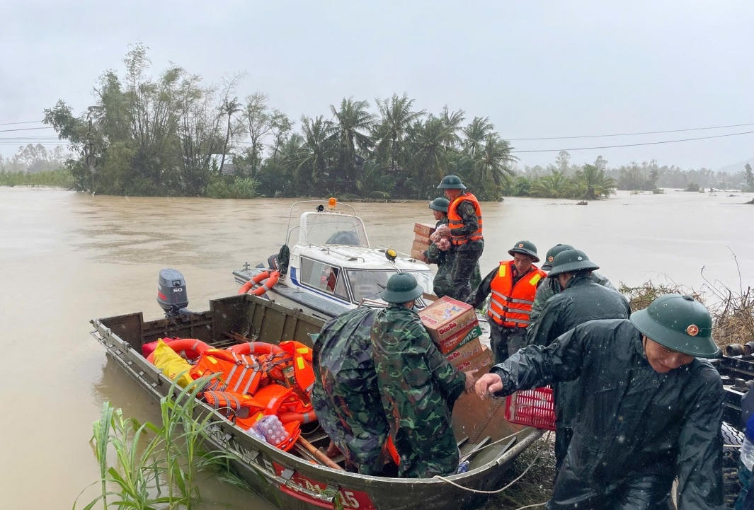 Đắk Lắk khẩn trương tập trung ứng phó và kịp thời khắc phục hậu quả lũ đặc biệt lớn, ngập lụt, sạt lở đất, lũ quét trên địa bàn tỉnh