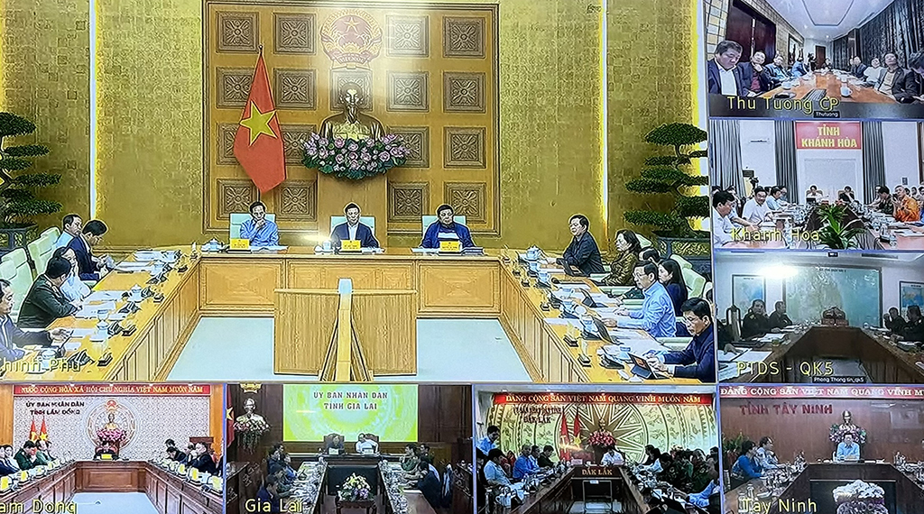 Thủ tướng họp khẩn chỉ đạo tiếp tục ứng phó, khắc phục hậu quả thiên tai tại các tỉnh miền Trung