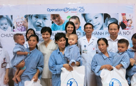 Đắk Lắk tổ chức Chương trình phẫu thuật nụ cười năm 2025