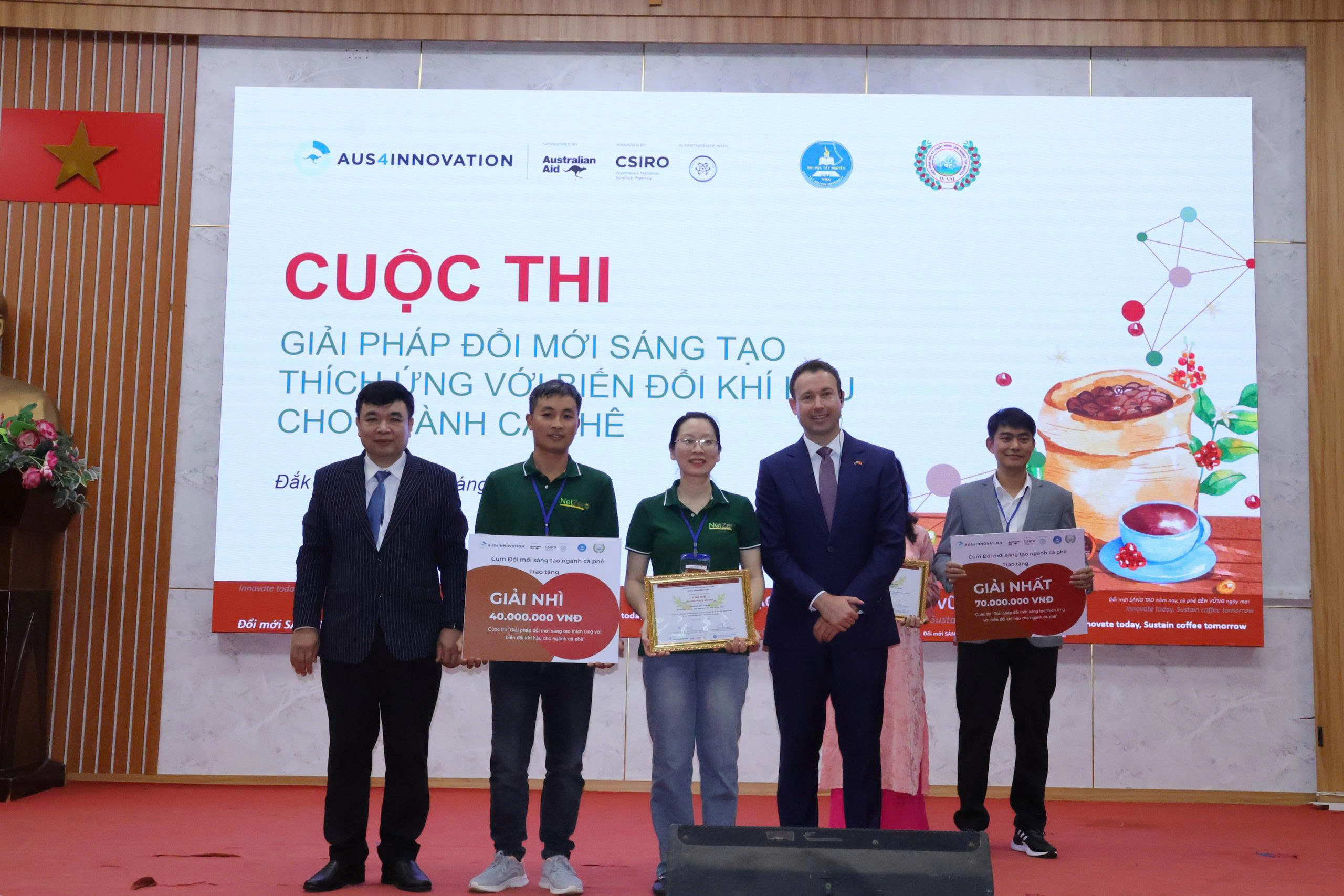 Tôn vinh nhiều giải pháp đổi mới sáng tạo thích ứng với biến đổi khí hậu cho ngành cà phê Việt Nam