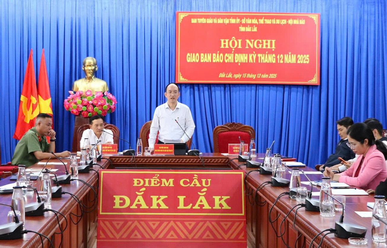 Giao ban báo chí định kỳ tháng 12/2025