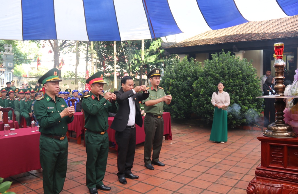 Lễ tưởng niệm các chiến sĩ Nam tiến hy sinh và đồng bào Lạc Giao tử nạn năm 1945