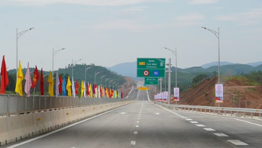 Khẩn trương hoàn thiện Kế hoạch tổ chức Lễ khánh thành, khởi công, thông xe kỹ thuật các dự án chào mừng Đại hội XIV của Đảng