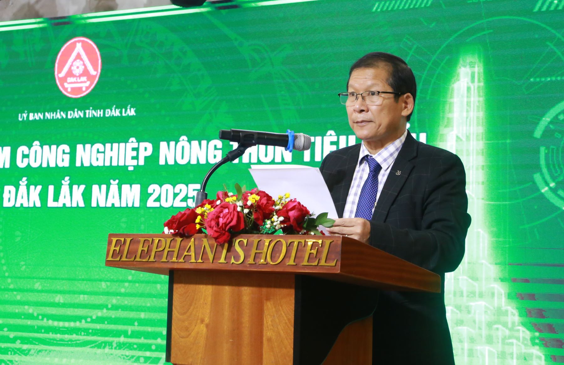 Dak Lak honors 32 Exemplary Rural Industrial Products of 2025