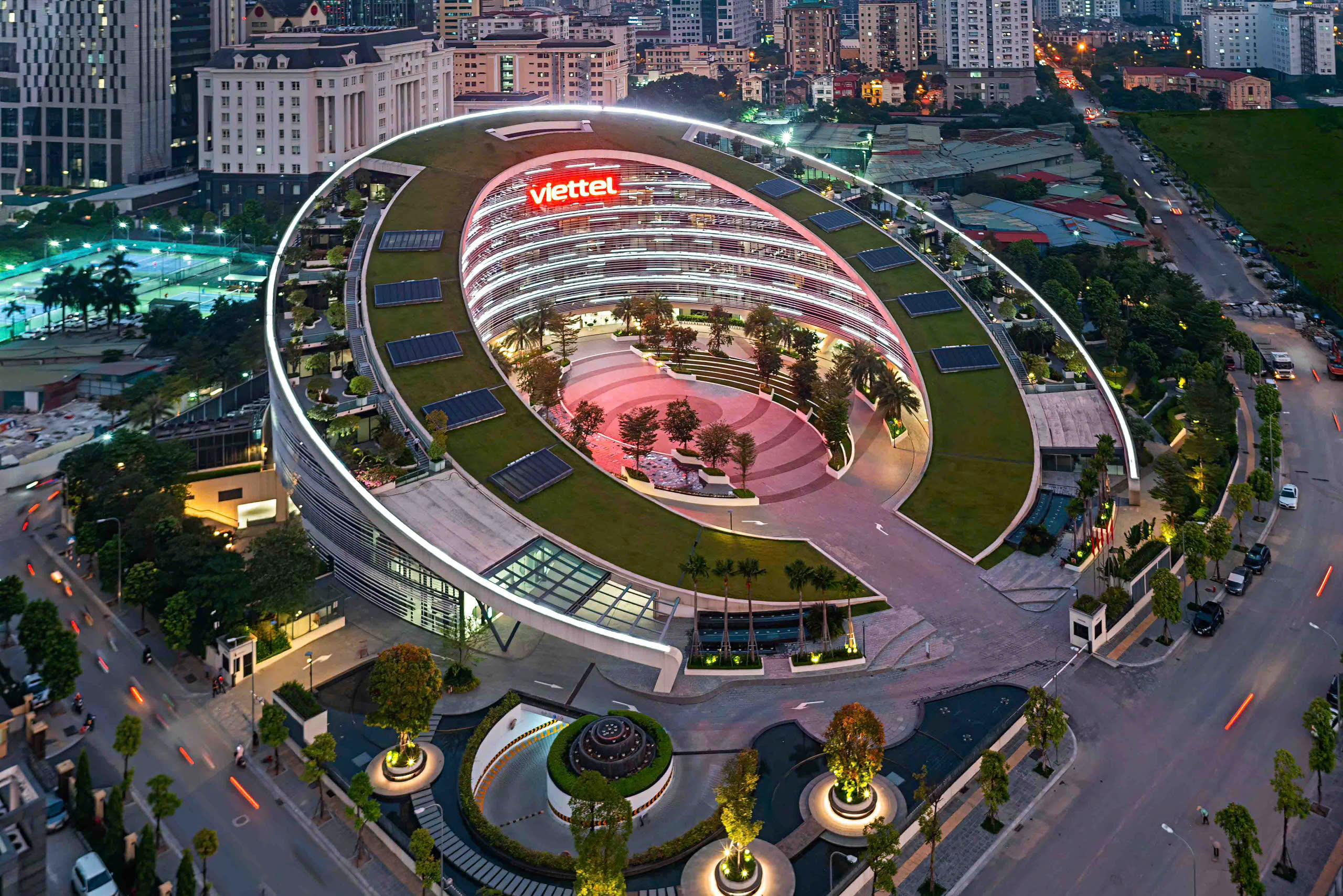 Viettel thu về kỷ lục 220 nghìn tỷ đồng năm 2025