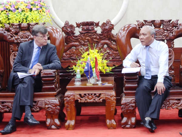 UBND tỉnh tiếp Đại sứ đặc mệnh toàn quyền Australia tại Việt Nam