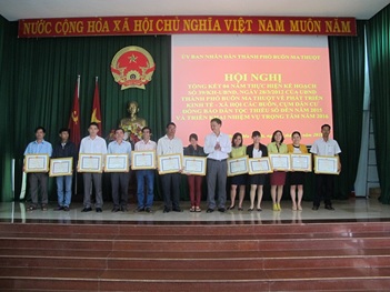 Thành phố Buôn Ma Thuột Hội nghị tổng kết 4 năm thực hiện Kế hoạch về phát triển kinh tế - xã hội các buôn, cụm dân cư đồng bào dân tộc thiểu số