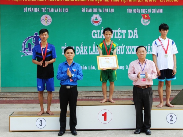 Hơn 500 vận động viên tham gia Giải Việt dã tỉnh Đắk Lắk năm 2016.