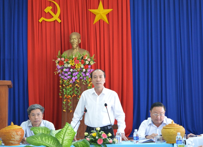 Thường trực Tỉnh ủy kiểm tra tình hình KT-XH, bảo đảm quốc phòng – an ninh, công tác chuẩn bị bầu cử đại biểu Quốc hội khóa XIV và đại biểu HĐND các cấp nhiệm kỳ 2016 – 2021 tại huyện Ea Kar.