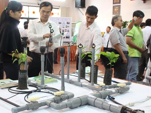 Hội thảo giải pháp khoa học công nghệ chống hạn và phát triển bền vững cà phê, điều, hồ tiêu vùng Đông Nam Bộ và Tây Nguyên