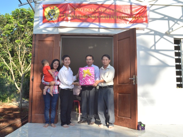 “Mái ấm Công đoàn”- Chung tay xây những ngôi nhà mơ ước cho người lao động