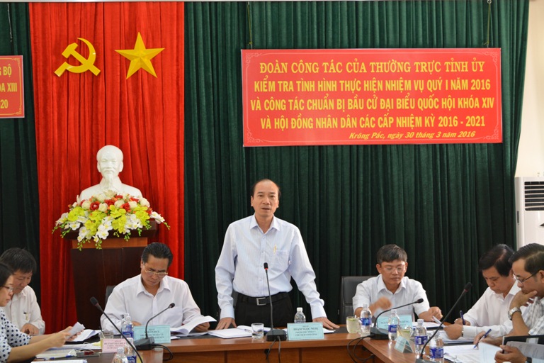 Thường trực Tỉnh ủy kiểm tra tình hình thực hiện nhiệm vụ Qúy I/2016 và công tác chuẩn bị bầu cử đại biểu Quốc hội khóa XIV và HĐND các cấp nhiệm kỳ 2016 - 2021 tại huyện Krông Pắk.