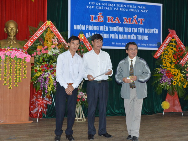 Tạp chí Dạy và học ngày nay ra mắt nhóm phóng viên thường trú tại Tây Nguyên và Duyên Hải Miền Trung