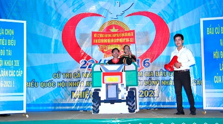 Tuyên truyền về công tác bầu cử - huy động cả hệ thống chính trị cùng tham gia.