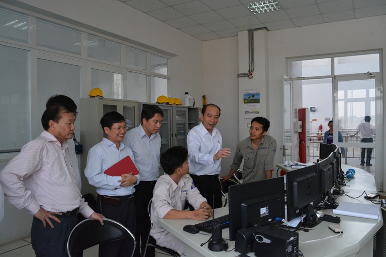 UBND tỉnh làm việc với một số nhà máy thủy điện về tình hình vận hành hồ chứa nước trong mùa khô 2016.