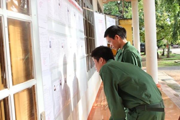 Tiểu đoàn huấn luyện cơ động, tổ bầu cử số 10, xã Krông Na, huyện Buôn Đôn bầu cử sớm