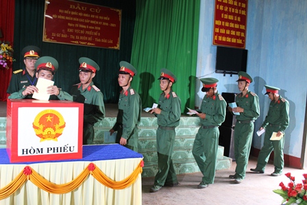 Regiment BB95, Division BB2 in Dak Lak holding early election