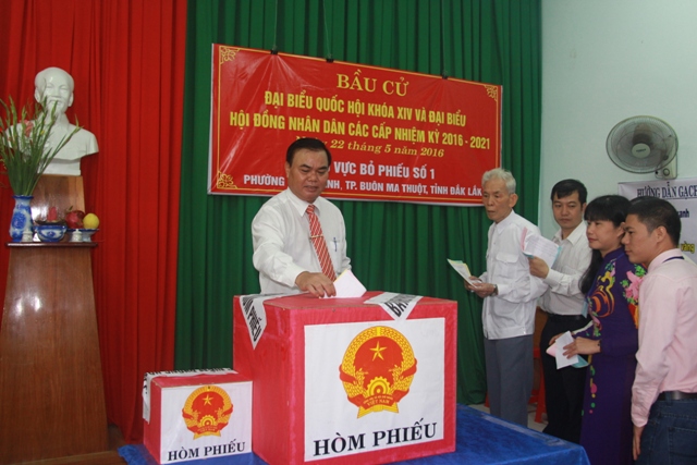 Cử tri Đắk Lắk gửi trọn niềm tin trong lá phiếu bầu cử.