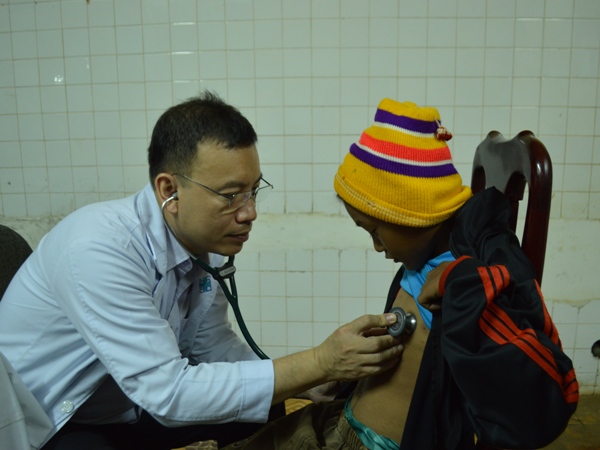 Chương trình “Trái tim cho em” khám sàng lọc bệnh tim bẩm sinh miễn phí gần 1.000 trẻ em tại Đắk Lắk