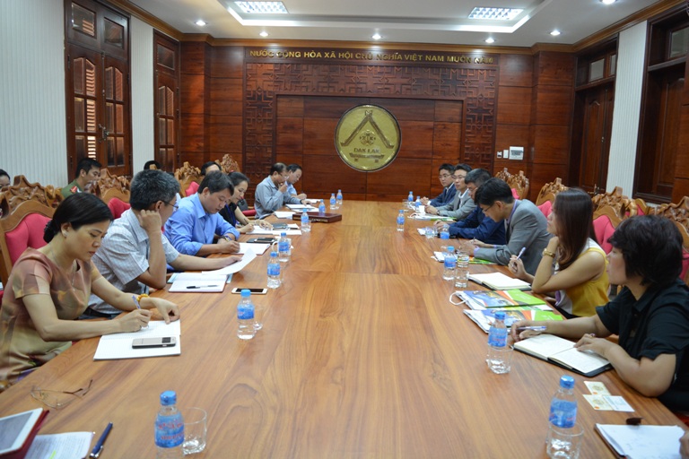 UBND tỉnh làm việc với nhà đầu tư về việc xây dựng nhà máy điện năng lượng mặt trời tại tỉnh.