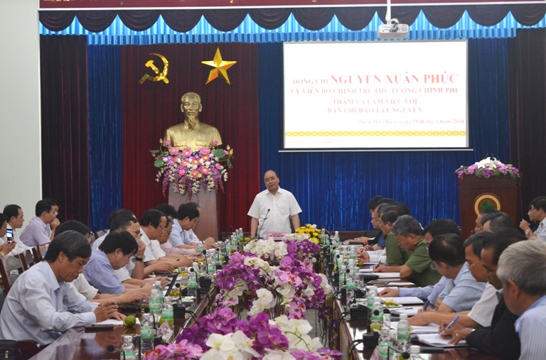 Thủ tướng Chính phủ Nguyễn Xuân Phúc thăm và làm việc với Ban Chỉ đạo Tây Nguyên.