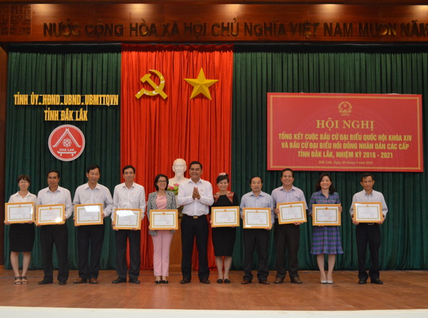 Tổng kết công tác bầu cử đại biểu Quốc hội khóa XIV và đại biểu HĐND các cấp tỉnh Đắk Lắk, nhiệm kỳ 2016 – 2021.