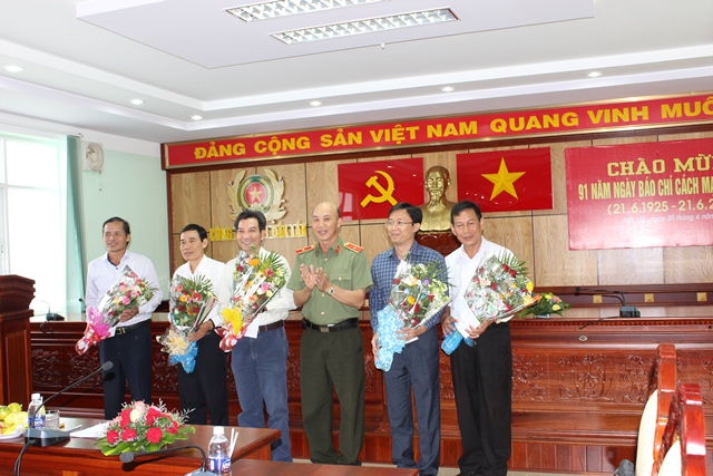 Công an tỉnh Đắk Lắk gặp mặt các cơ quan thông tấn báo chí nhân ngày Báo chí cách mạng Việt Nam.