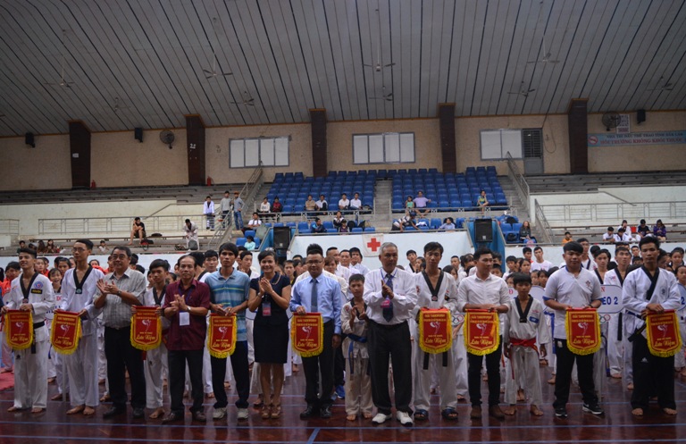 370 VĐV tham gia giải Taekwondo vô địch các lứa tuổi tỉnh Đắk Lắk năm 2016.