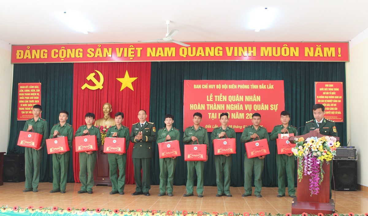 Bộ đội Biên phòng Đắk Lắk tổ chức lễ tiễn quân nhân hoàn thành nghĩa vụ quân sự năm 2026