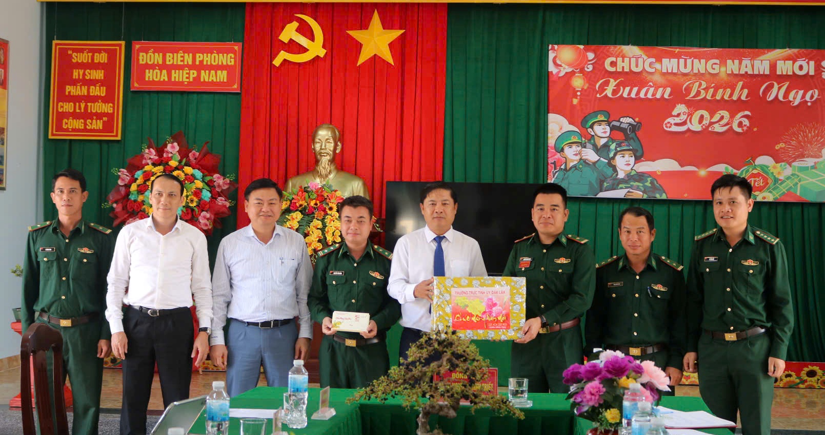 Thường trực Tỉnh ủy thăm, chúc Tết Đồn Biên phòng Hòa Hiệp Nam và Anh hùng Lực lượng vũ trang nhân dân Hồ Đắc Thạnh