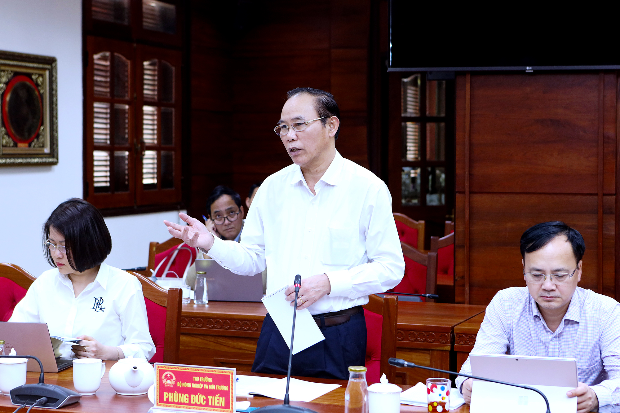 Bộ Nông nghiệp và Môi trường làm việc với UBND tỉnh Đắk Lắk về phát triển chăn nuôi công nghệ cao