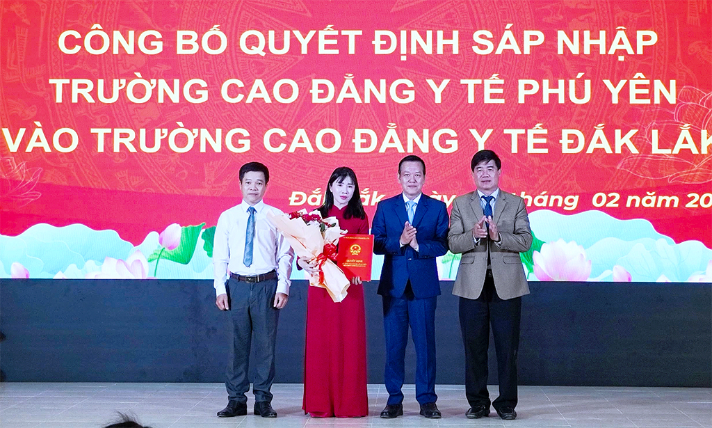 Công bố quyết định sáp nhập Trường Cao đẳng Y tế Phú Yên vào Trường Cao đẳng Y tế Đắk Lắk