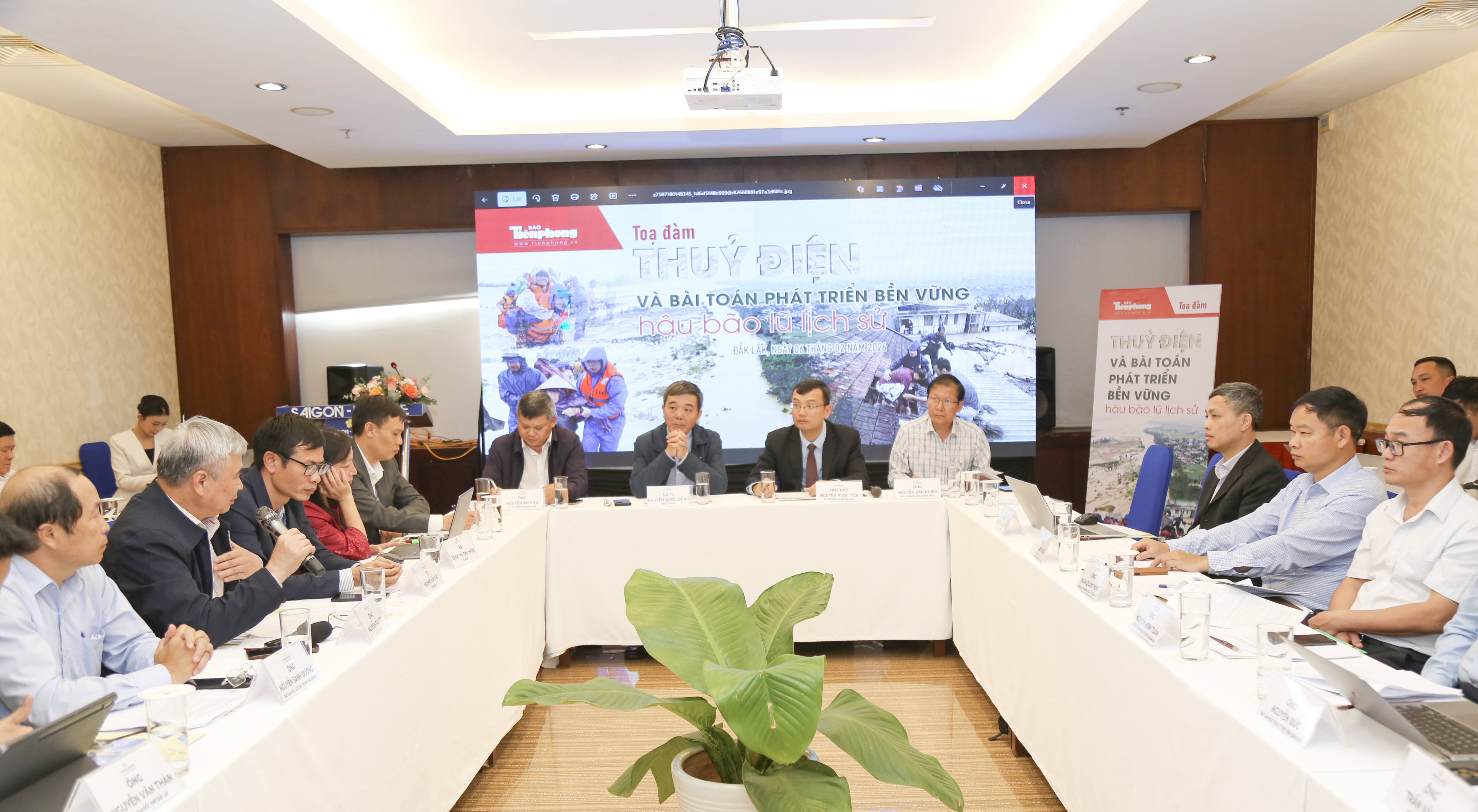 Tọa đàm “Thủy điện và bài toán phát triển bền vững hậu bão lũ lịch sử”