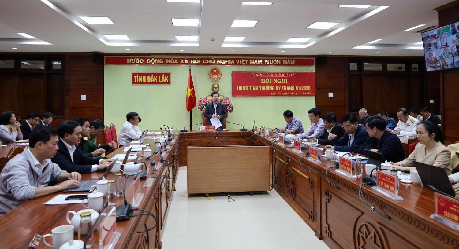 Tightening administrative discipline and focusing on ensuring a warm and safe Tet for all residents