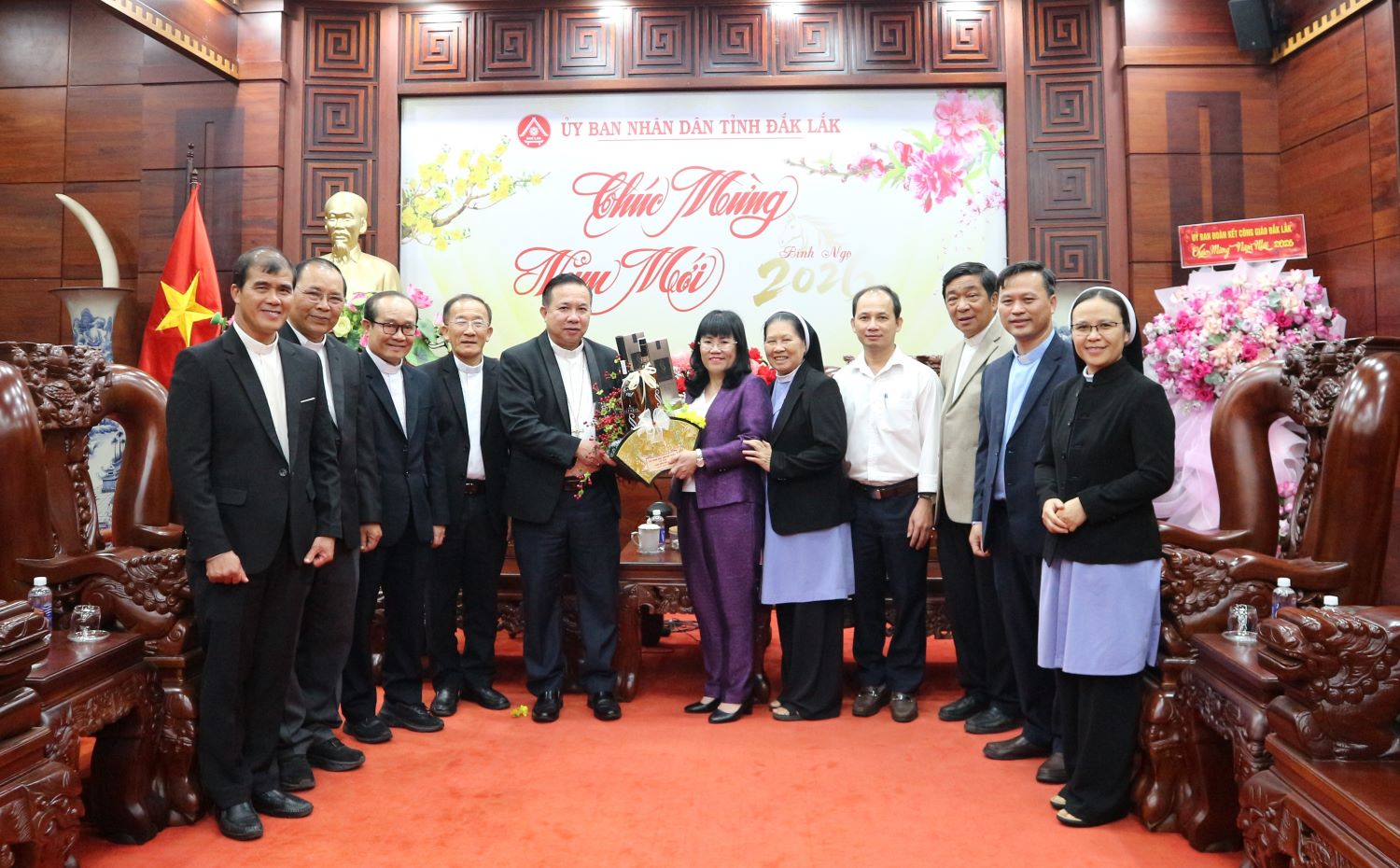 Tòa Giám mục Ban Mê Thuột thăm, chúc Tết UBND tỉnh Đắk Lắk