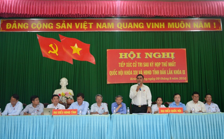 Cử tri huyện Krông Năng: Cần có biện pháp ngăn chặn, đấu tranh chống tình trạng phân bón giả, thuốc bảo vệ thực vật giả trên địa bàn.