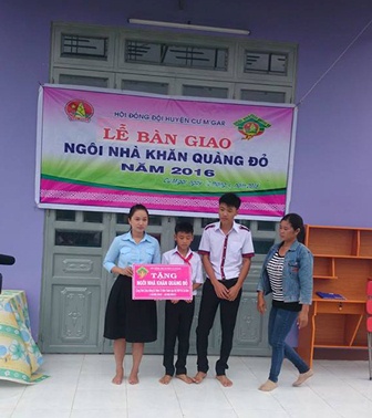 Hội đồng đội huyện Cư M’gar: Bàn giao nhà “Khăn quàng đỏ” tặng hai anh em vượt khó học giỏi