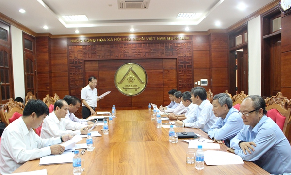 Đoàn công tác của Tổng Công ty Điện lực Miền Trung thăm và làm việc tại tỉnh.