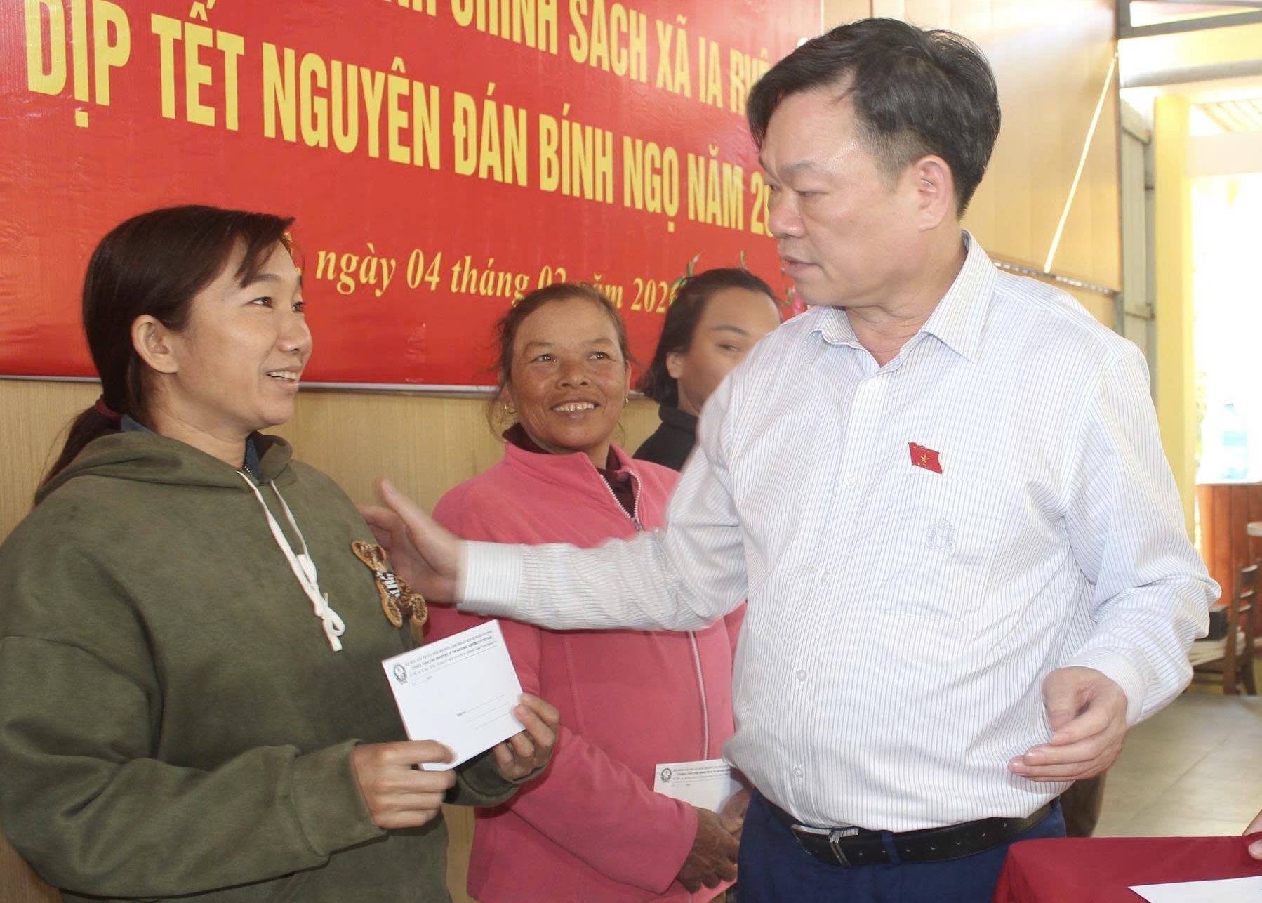 Delegation of the Ethnic Council of the National Assembly and the Ministry of Ethnic and Religious Affairs visit and extend Tet greetings to border residents of Dak Lak province