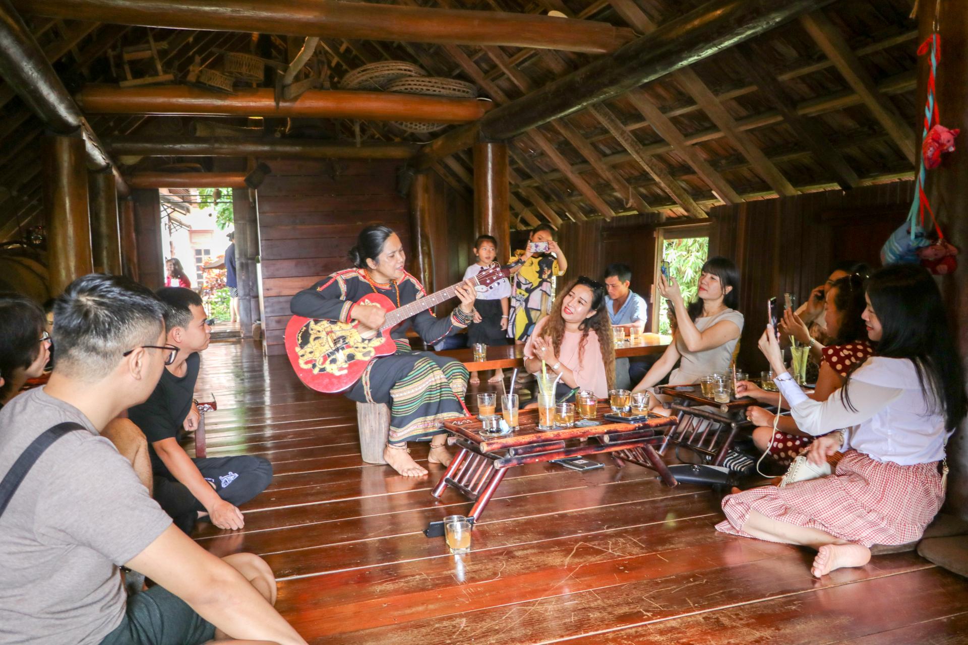 Triển khai thực hiện “Bộ quy tắc ứng xử Người Đắk Lắk Văn minh - Thân thiện - Mến khách”