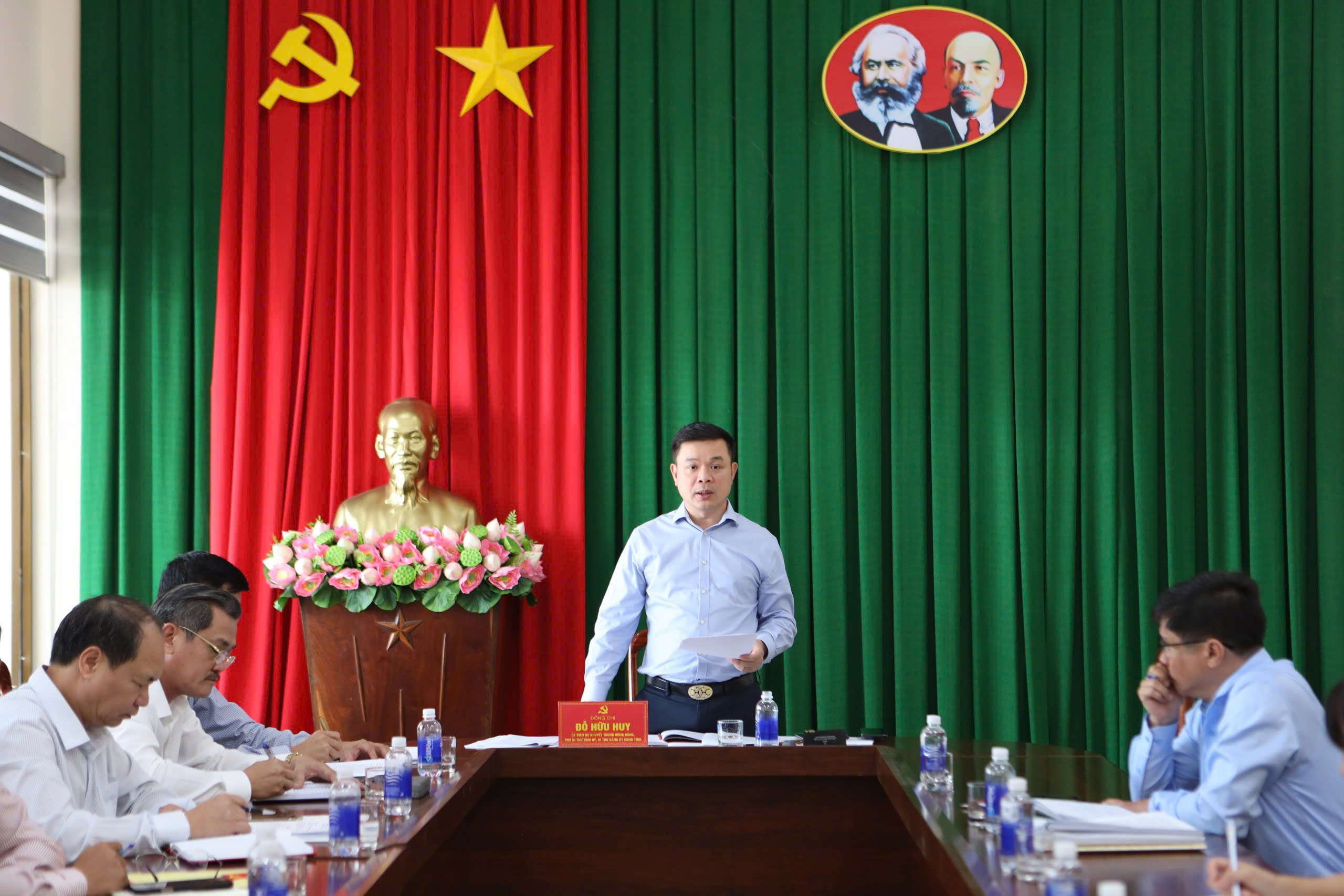 Tăng cường ứng dụng công nghệ, phát huy vai trò lãnh đạo của Đảng ủy UBND tỉnh