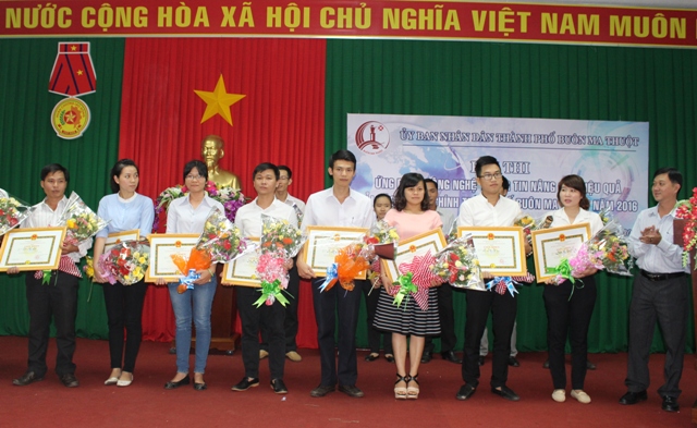 Hội thi ứng dụng công nghệ thông tin nâng cao hiệu quả cải cách hành chính thành phố Buôn Ma Thuột năm 2016.