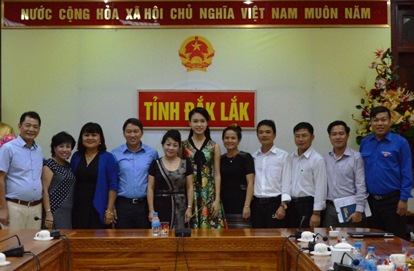 UBND tỉnh làm việc với Ban Tổ chức Dự án “Kết nối yêu thương – Nâng bước đến trường”