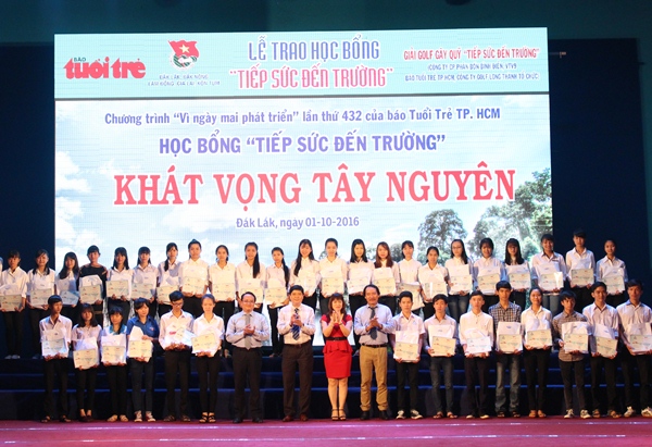 Trao 121 suất học bổng “Tiếp sức đến trường” cho tân sinh viên của 5 tỉnh Tây Nguyên