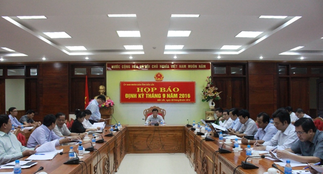 Giao ban báo chí và Họp báo định kỳ tháng 9/2016.