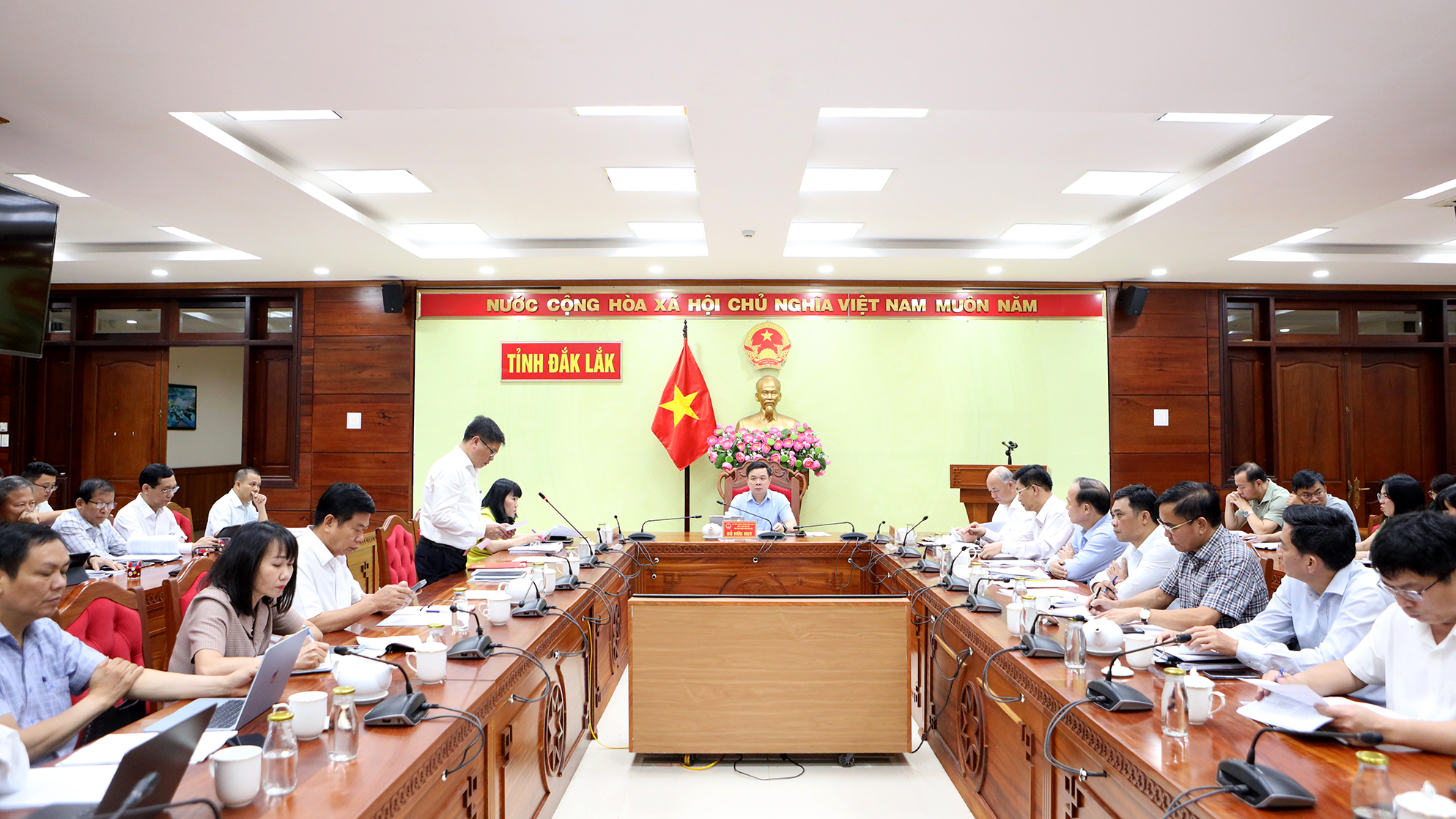 UBND tỉnh làm việc với Sở Tài chính về kịch bản tăng trưởng kinh tế hai con số của ngành
