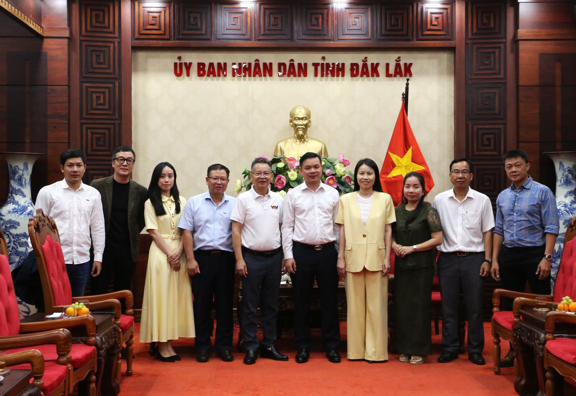 Chủ tịch UBND tỉnh Đắk Lắk Đỗ Hữu Huy tiếp và làm việc với Đoàn công tác của VTV8