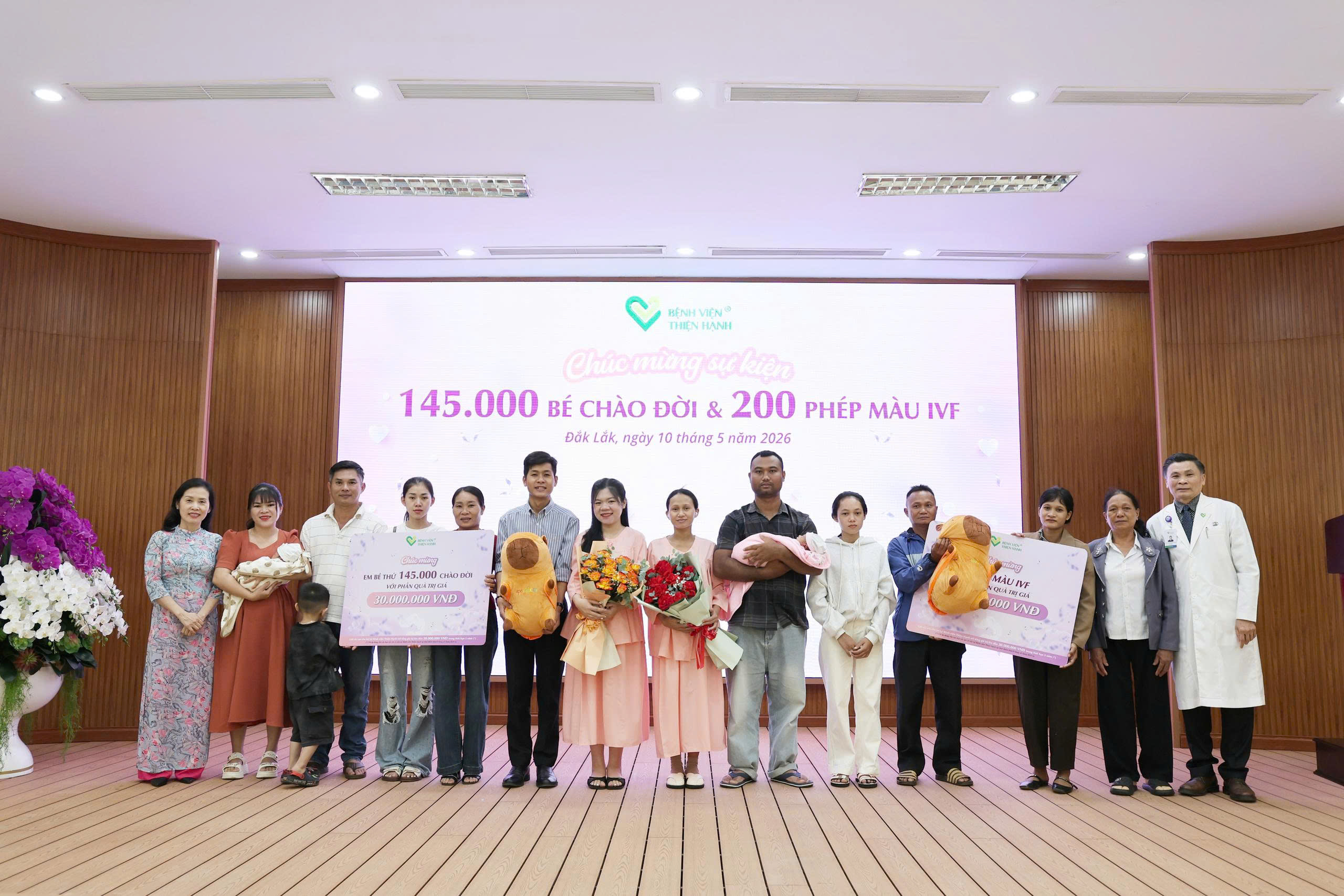 Bệnh viện Thiện Hạnh chào đón cột mốc 145.000 em bé chào đời và 200 em bé IVF