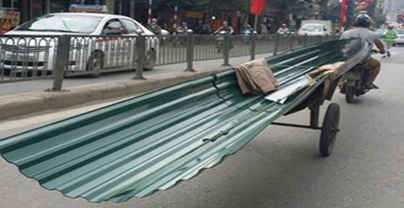 Tăng cường quản lý hoạt động của xe thô sơ, xe mô tô, xe cơ giới ba bánh chở hàng hóa cồng kềnh tham gia giao thông